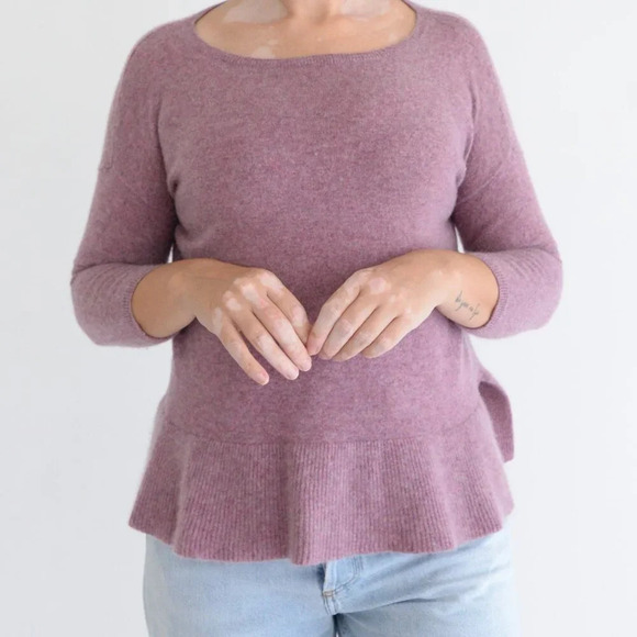 Garnet Hill Purple Fine Knit Bell 100% Cashmere Peplum Lightweight Sweater XS - Picture 2 of 10